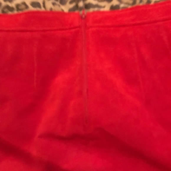 Classic Red size medium ultra suede skirt above the knee lined back zip - Picture 7 of 10